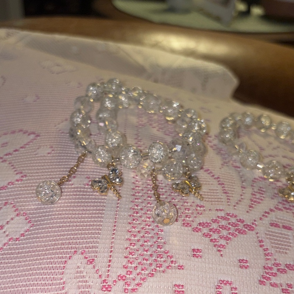 Clear 10 mm Glass Beaded Bracelet with Dragonfly Charms New - Picture 3 of 6